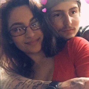 Meet your Posher, Yalayna